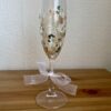 nagy pezsgőspohár 6 Kézzel festett virágos és névre szóló nagy pezsgőspohár 210ml masnival