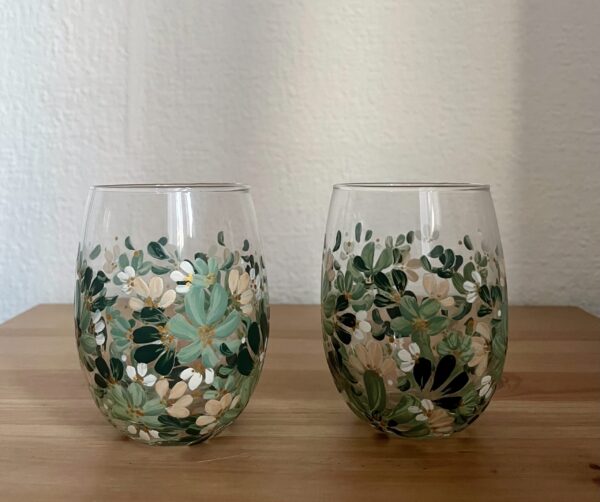 talp nélküli pohár 2 Kézzel festett virágos talp nélküli vizespohár 465ml