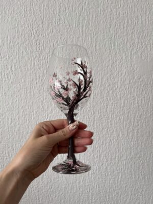 Kézzel festett virágos és cseresznyevirág mintás talpas borospohár 470ml